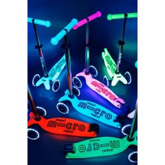 samokat-maxi-micro-deluxe-glow-svetyashchijsya-led-krasnoe-siyanie-03